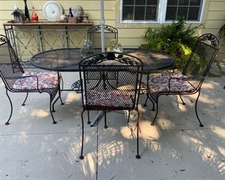 Black Iron Oval Table and 4 Chairs