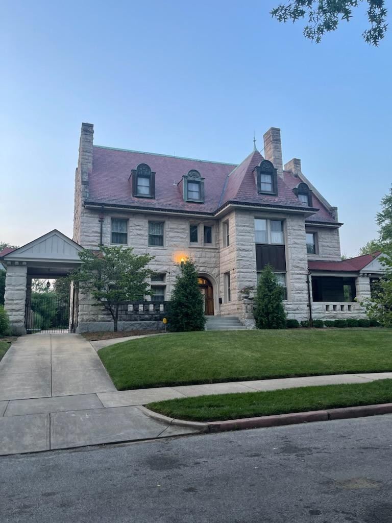 Shelton Davis Antiques Compton Heights Mansion... starts on 6/17/2023