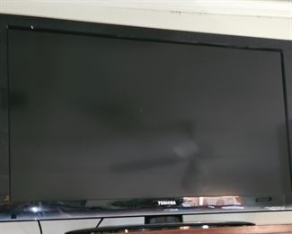 42" Toshiba TV