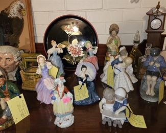 This sale is packed full of unusual and really beautiful collectibles. Here are just a few.