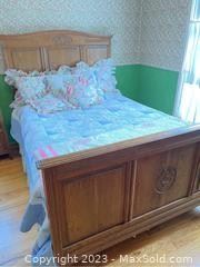 whand carved wood twin bed3051 t