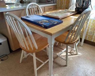 Kitchen table and 4 chairs