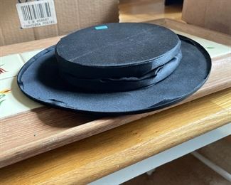 Same hat as previous photo but collapsed!