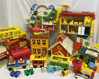 01 Vintage Fisher Price Buildings, Little People, Animals, More
