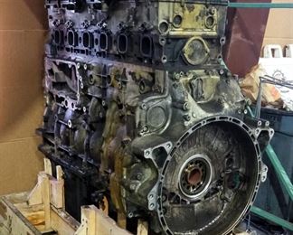 Diesel Engine 6-Cylinder Straight Block Model DC A4720510202 40"x52"x27", Mack Engine Cylinder Sleeves, Qty 8, Diesel Pistons, Qty 6