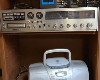 8 track tape player stereo receiver, AIWA cassette, radio, CD player 