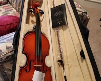 Mendini By Cecilio Violin "New" with Case and Bow