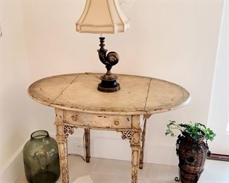 Hugo's La Barge drop leaf side table