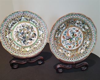 Pair of 1875 Chinese painted European butterfly lcaed border pierced plates 