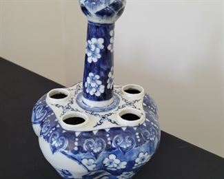 late 1800s Chinese tulip vase 
