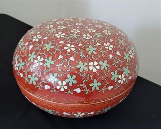 1875 Chinese Iron Red covered bowl