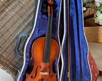 full size violin with case