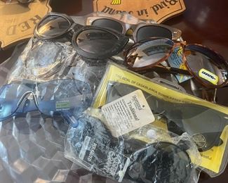 NEW OLD STOCK "FOSTER GRANT" SUNGLASSES