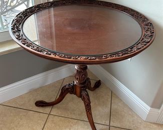 ANTIQUE ROUND TABLE WITH GLASS INSERT