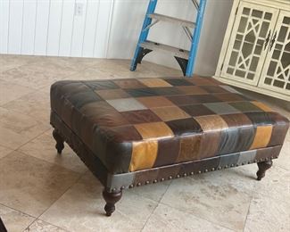 LEATHER TABLE/OTTOMAN