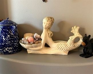 VINTAGE ROYAL HAEGAR MERMAID