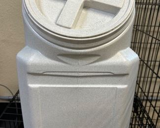LARGE PET FOOD CONTAINER