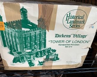 DICKENS VILLAGE “ TOWER OF LONDON”