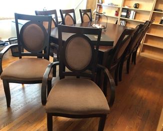 Dining Table w/  2 Leaves & 8 Chairs