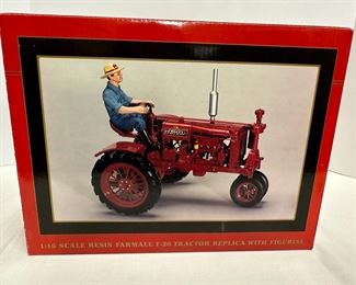 JC042 Farmall F20 1 16 Scale Resin with Figure NIB, SpecCast