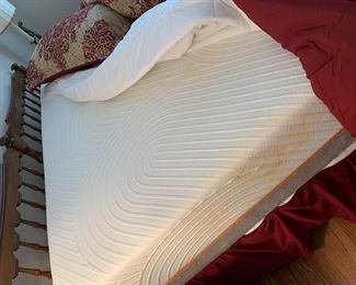 #82	AS IS stained tempurpedic king size	$100 
