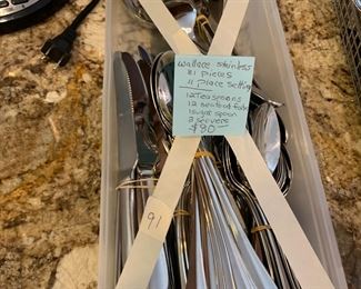 #91	Wallace stainless 81 pieces 11 place settings 12 teaspoons 12 seafood forks 1 sugar spoon 3 servers	$80 
