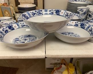 #97	Blue heron 3 serving bowls 9 in	$45 
