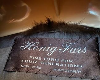 #208	coat	Henig furs full length mink size 12 	 $800.00 			
