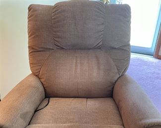 LA-Z-Boy! Electric Recliner--Heat + Massage= Wonderful!