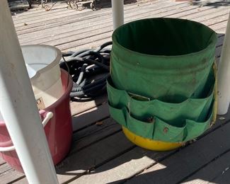 Planter tool bucket