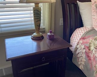 Nightstand and lamp (set of 2)