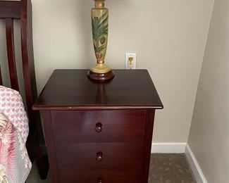 3-drawer nightstand
