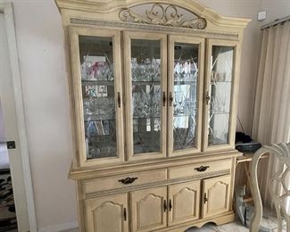 China cabinet lights up