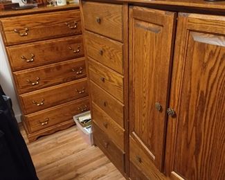4 pc Oak Bedroom Set