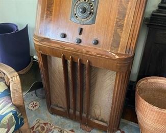 $100 - VINTAGE PHILCO CABINET RADIO (UNTESTED) - 43"H X 26"W X 17"D