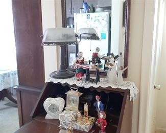 Secretary and mirror