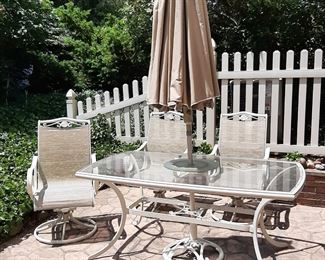 Patio set, includes 4 chairs, one not pictured