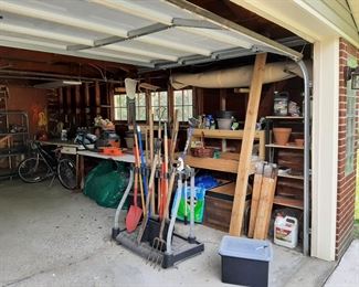 Yard tools and storage stand horses
