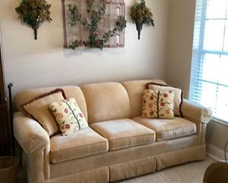 Sleeper Sofa Full/Queen 80L x 37W x 31H