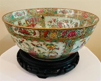 Chinese export rose medallion punchbowl 10.75”