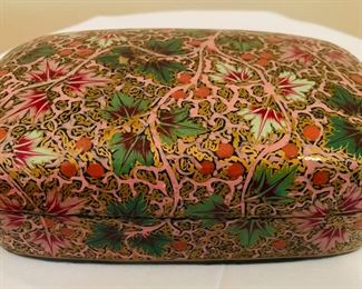 Vintage enamel lacquered box 