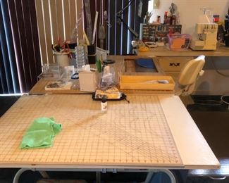 Cutting table, cutting board
