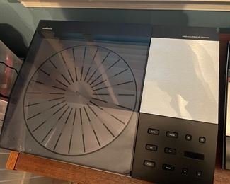 Bang & Olufsen Beogram 6002 Turntable