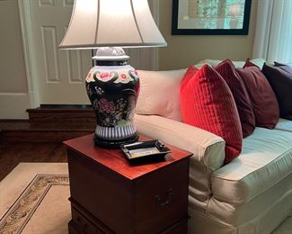 Bob Timberlake for Lexington Furniture 1 Drawer End Table (21"H x 20-1/2"L x 13-1/2"D)