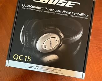 Factory Sealed Bose Quiet Comfort 15 Acoustic Noise Cancelling Head Phones QC15