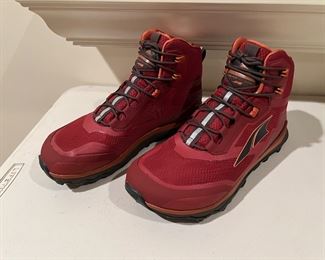 Never Worn Altra Men's AL0A4VQH Lone Peak All-Weather Mid Trail Running Shoe Size 9-1/2