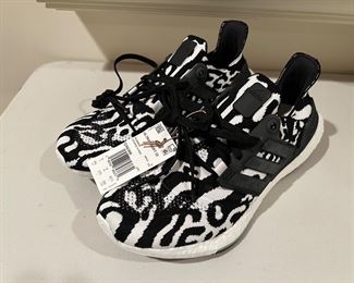 Men's Never Worn Adidas Ultraboost 22 Size 9-1/2