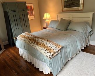 Crate & Barrel Queen Size Bed