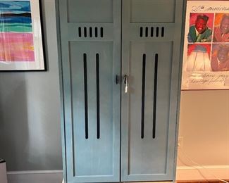 Baronet 2 Door / 1 Drawer Armoire (73-1/2"H x 33"W x 22"D)