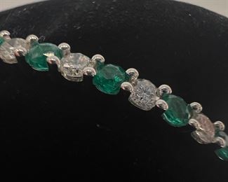 18K White Gold Emerald 1.19KT & Diamond 1.06KT Clasp Bangle Bracelet